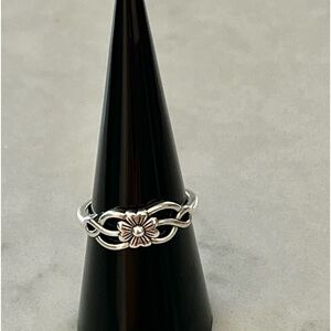 New Flower Ring